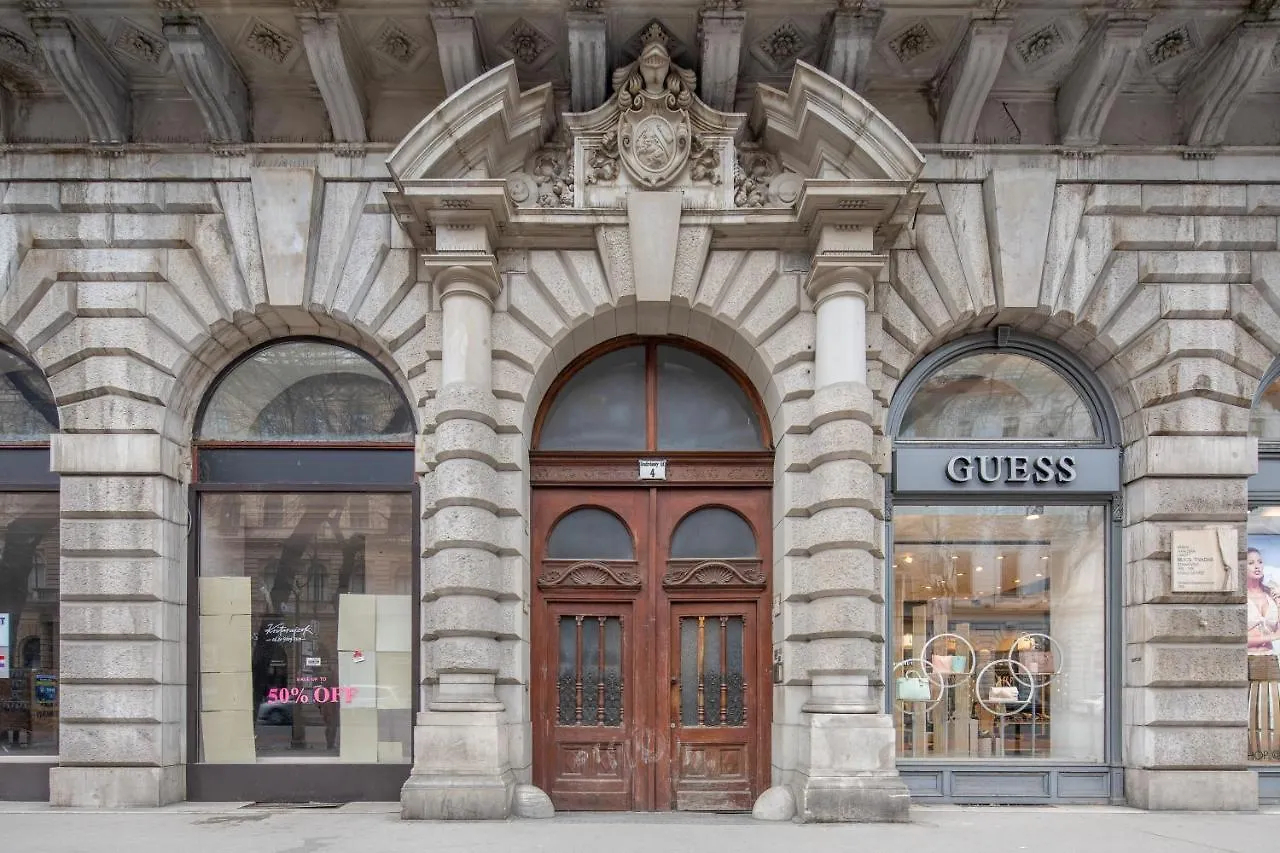 Budapest Marvelous Apartment In Andrassy Boulevard Macaristan